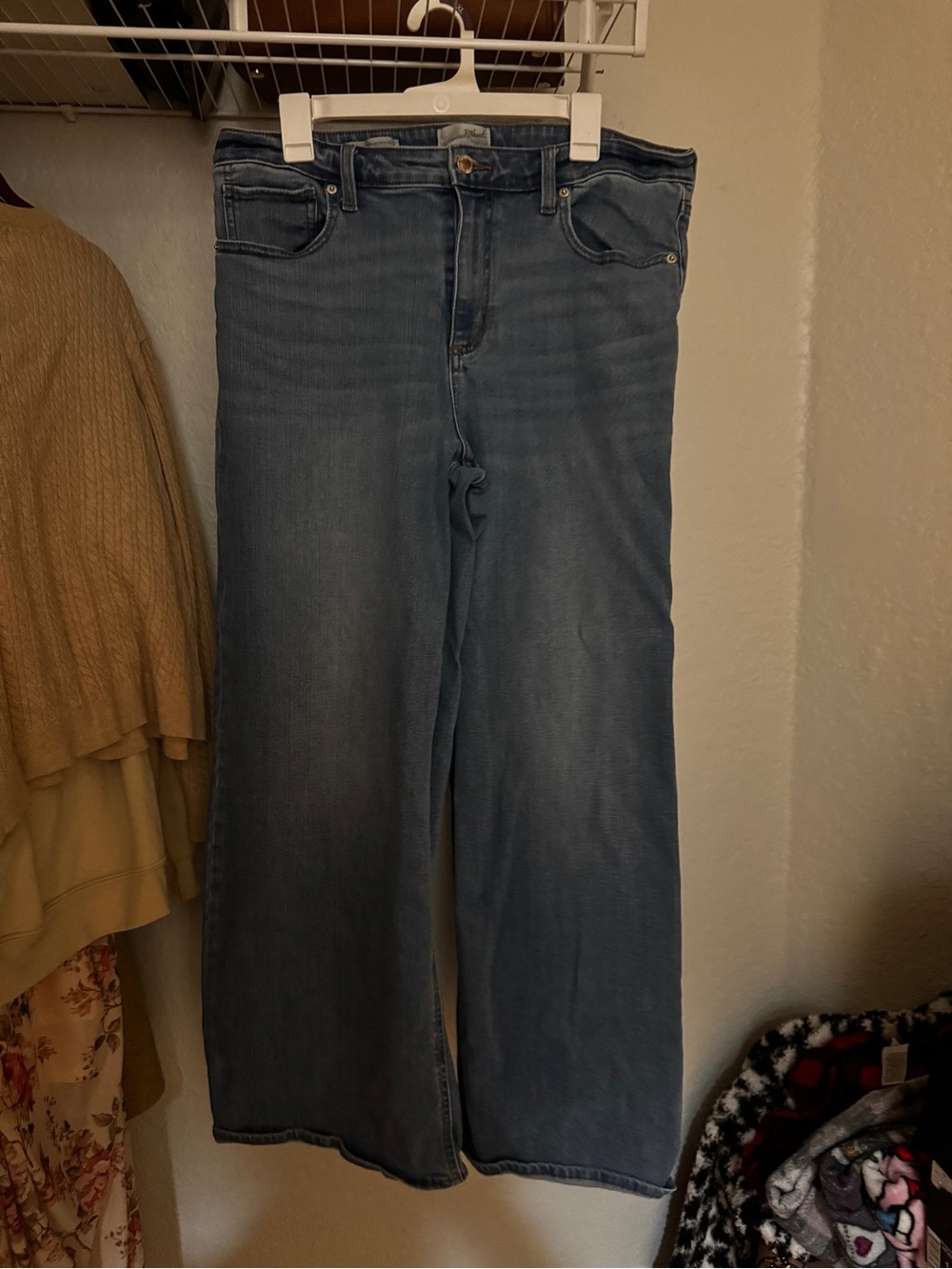 Universal Thread Women Bootcut Jeans in Faded Blue